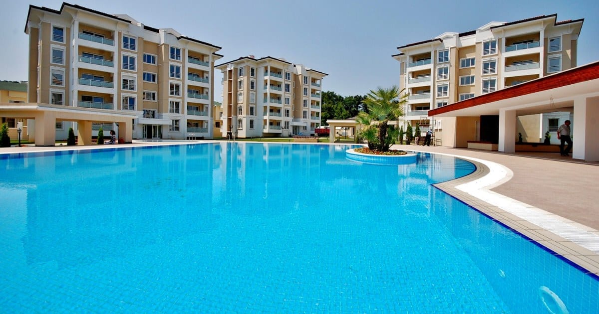 florida apartments with pool
